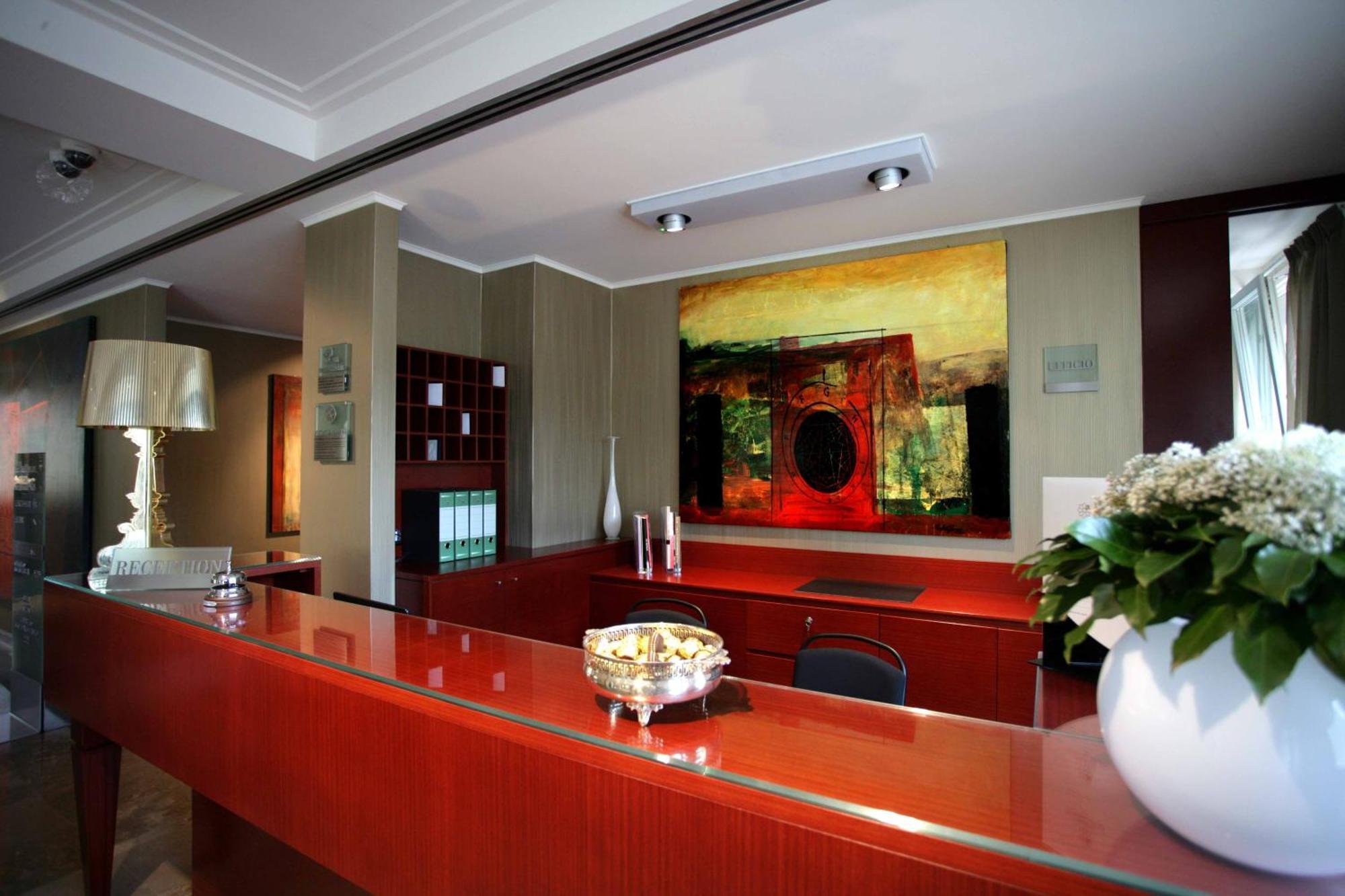 Palazzo Giordano Bruno Hotel โนลา ภายนอก รูปภาพ