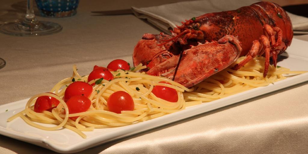Palazzo Giordano Bruno Hotel โนลา ภายนอก รูปภาพ